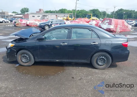 2013 Toyota Corolla Le z USA, uszkodzony, nr VIN 2T1BU4EE5DC077760